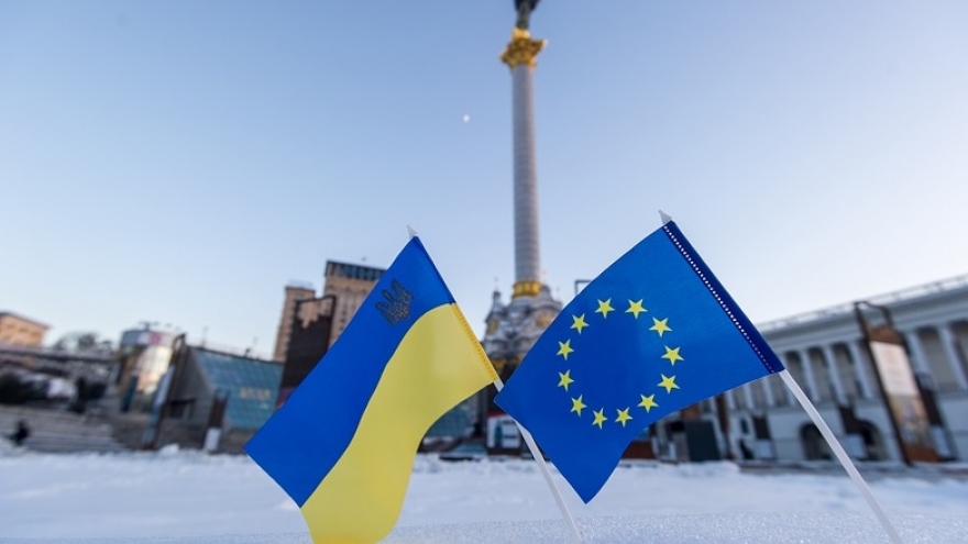 Ukraine kỳ vọng có được tư cách ứng cử trở thành thành viên EU vào tháng 6